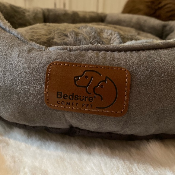 SMALL DOG / MEDIUM CAT BED IN GRAY 🤍 - Picture 3 of 4